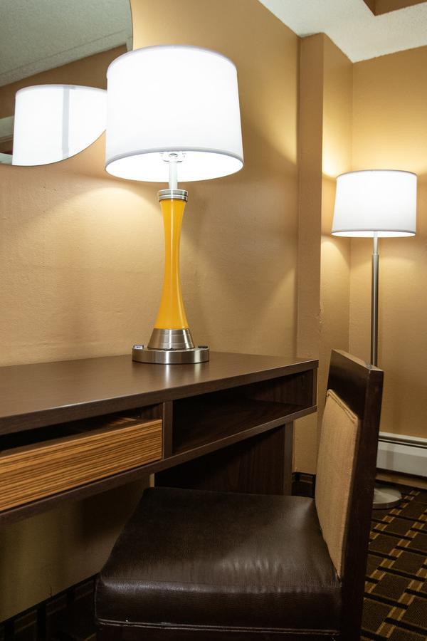 ซูเปอร์ 8 บาย วินด์แฮม บรูกลิน เซ็นเตอร์/มินนิอาโพลิส Hotel บรูคลิน เซ็นเตอร์ ภายนอก รูปภาพ